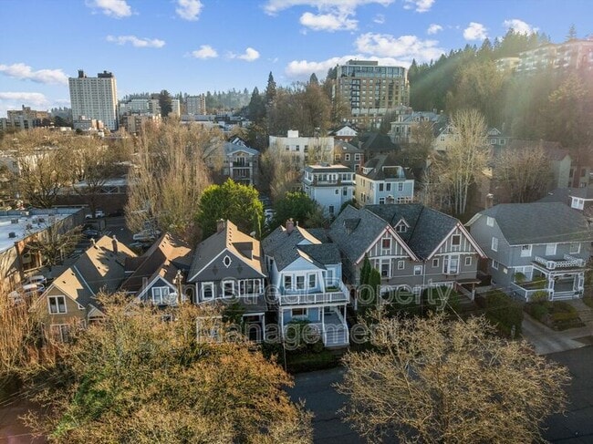 Building Photo - 2338 NW Hoyt St