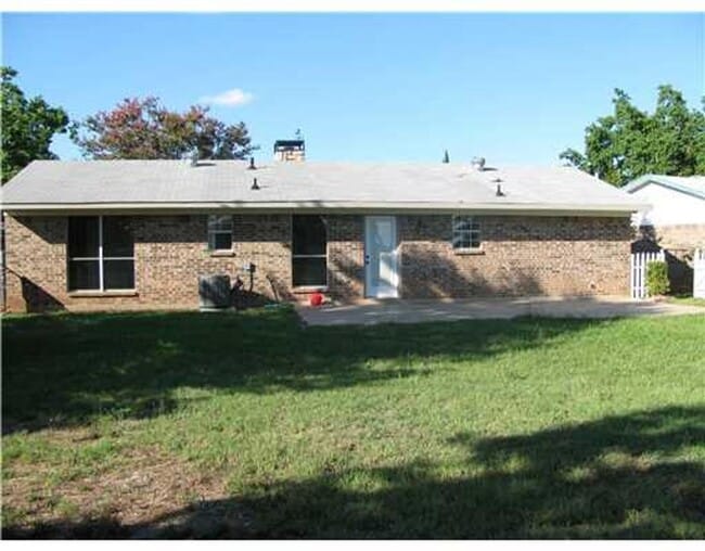 Building Photo - 5720 Kristen Ave