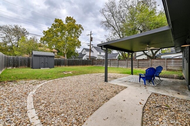 Building Photo - 608 Amesbury Ln