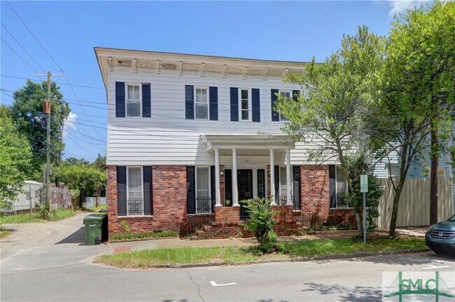 Building Photo - 112 Houston St