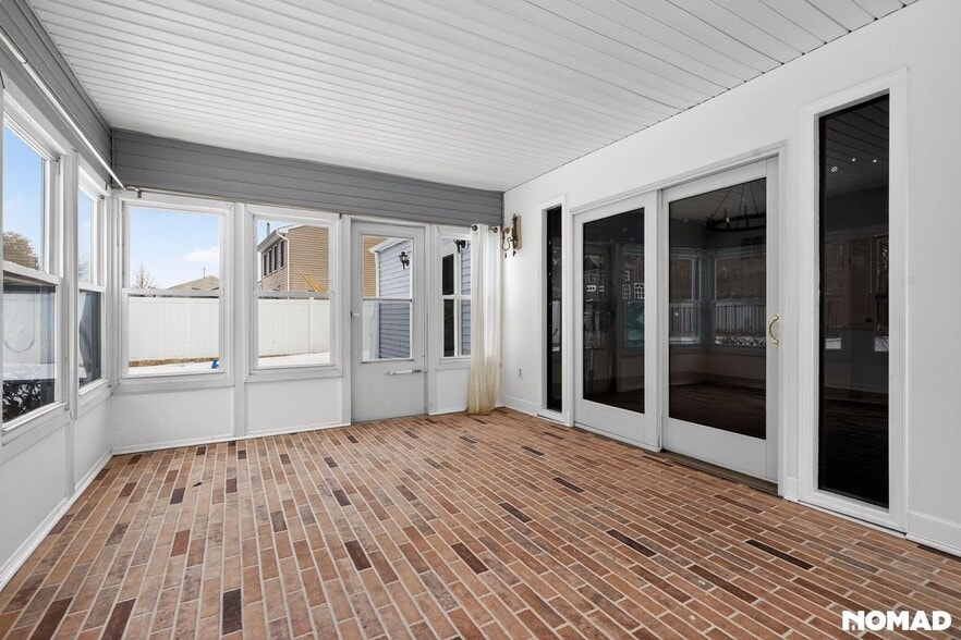 Building Photo - 102 Oak Glen Rd