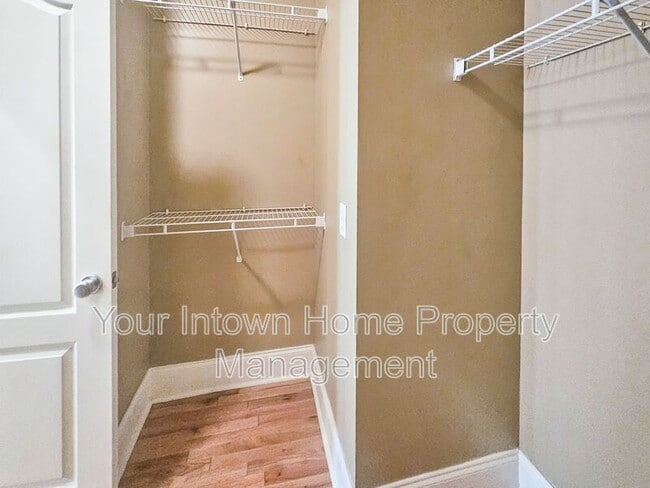 Building Photo - 2380 Crescent Park Ct