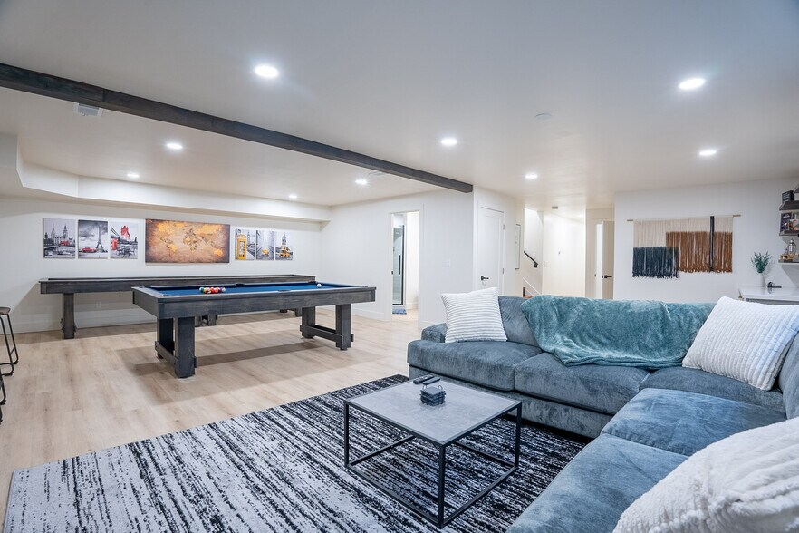 Game Room - 126 E Palmcroft Dr