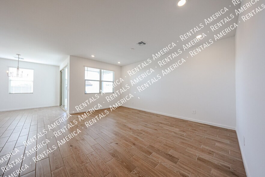 Building Photo - 15915 W Gray Fox Trl