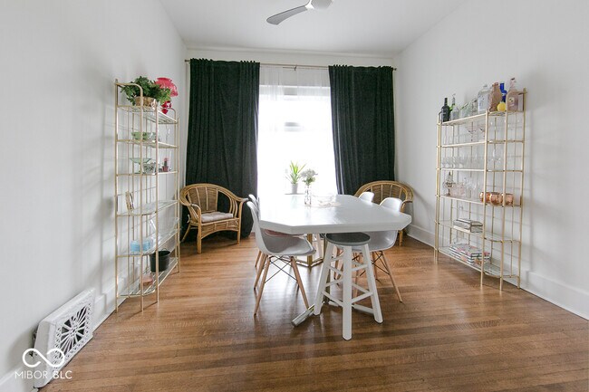 Building Photo - 809 Broadway St