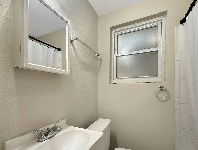 Building Photo - 1317 Harrison Ave
