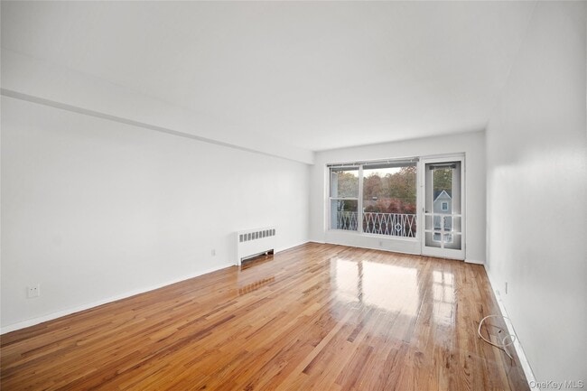 Building Photo - 730 Pelham Rd
