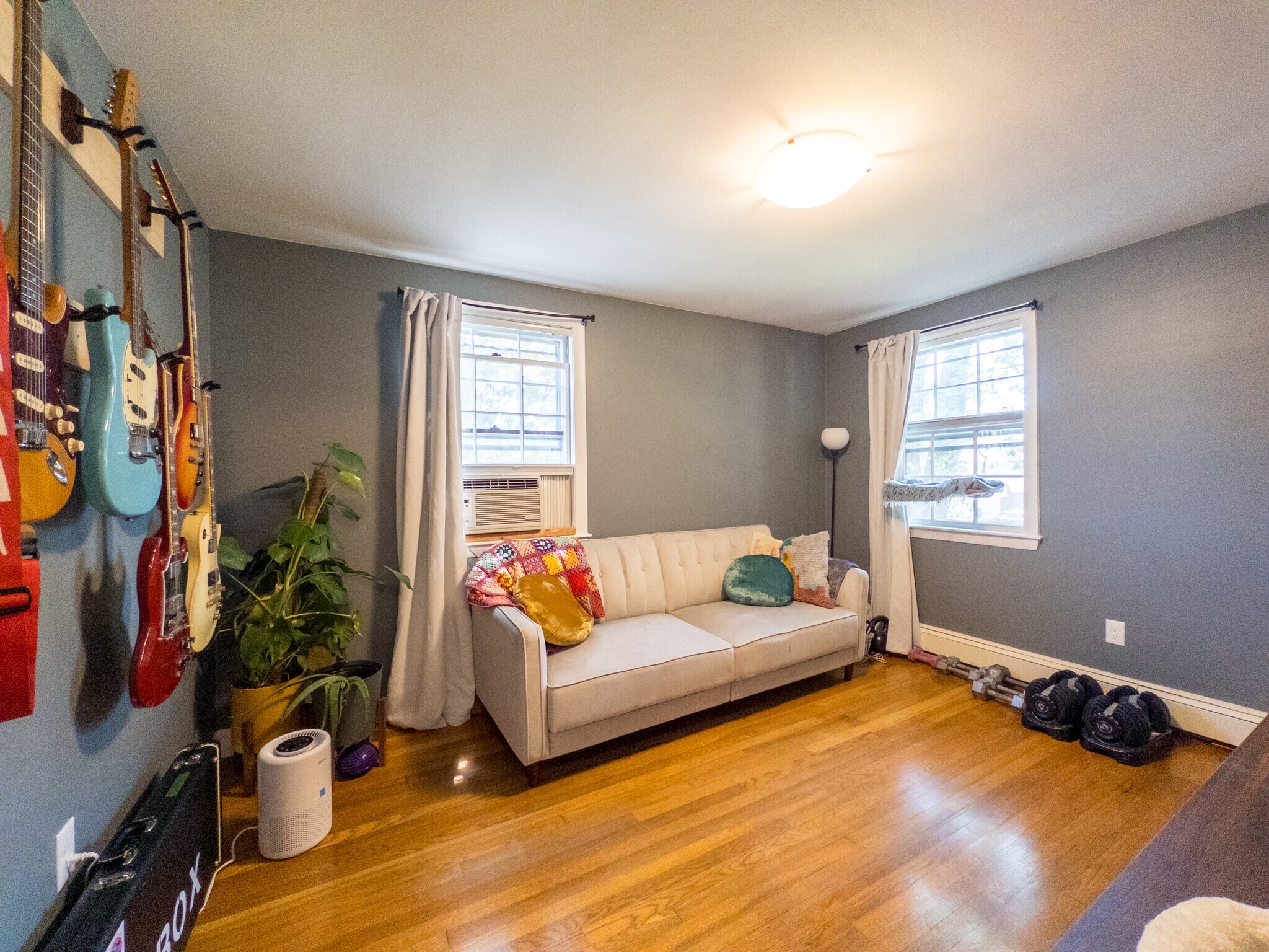 Building Photo - 115 Bellvale St