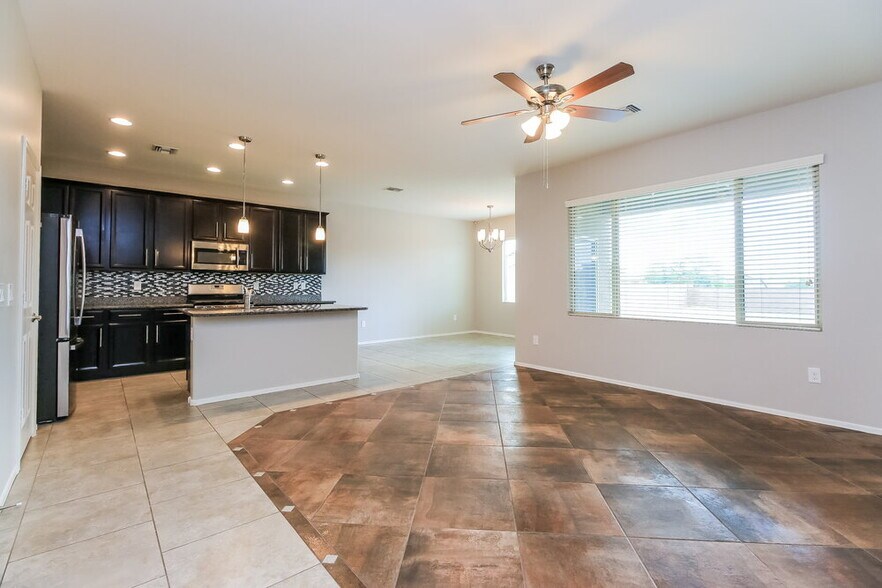 Building Photo - 1176 E Madera Grove Ln