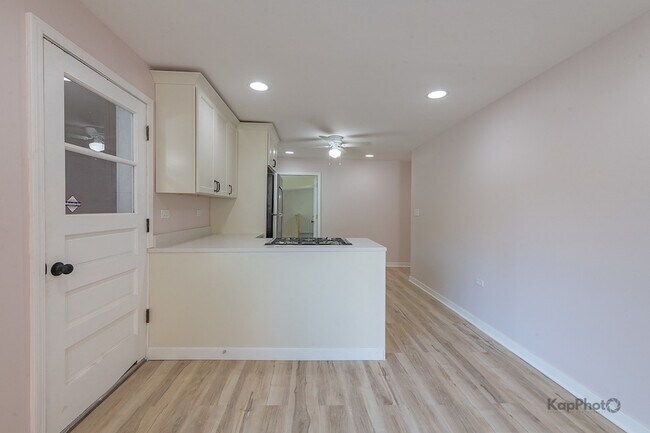 Building Photo - 2029 S Canalport Ave