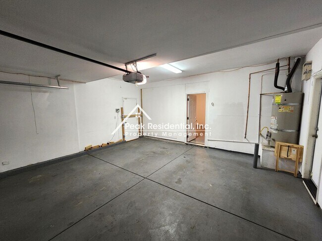 Building Photo - Spacious Stockton 5bd/3ba back up to Elkhorn Golf Club