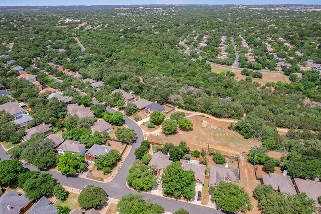 Building Photo - 8404 Tyhurst Dr