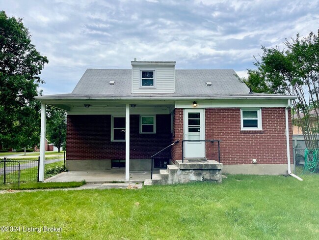 Building Photo - 1096 Forest View Dr