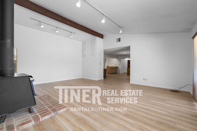 Building Photo - 4935 Kurz Cir