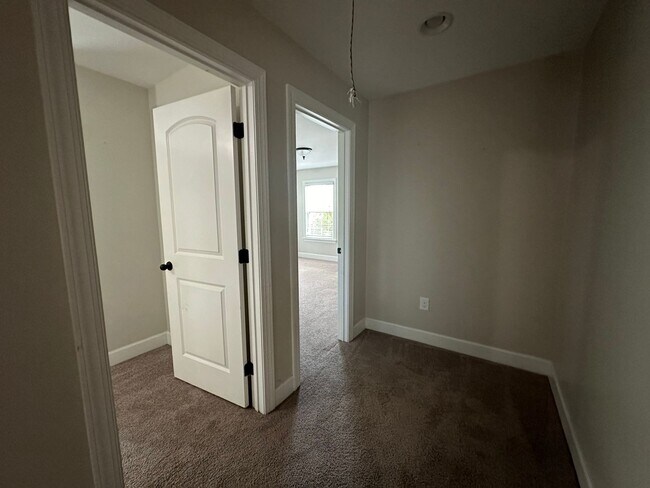 Building Photo - 4BED / 2.5BATH BEAUTIFUL HOME IN ANDERSON ...