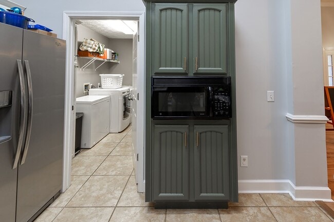 Building Photo - Welcome Home!