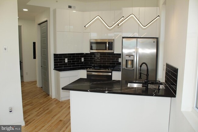 Building Photo - 3017 Ridge Ave