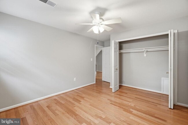 Building Photo - 6924 Mclean Park Manor Ct