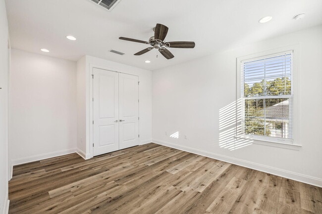 Building Photo - 250 Windrow Way