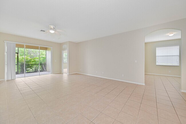 Building Photo - ** NOW AVAILABLE ** Villa in Bella Terra  - 2bed/2 bath plus den