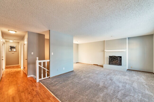 Building Photo - 6450-6452 Newcombe Ct.