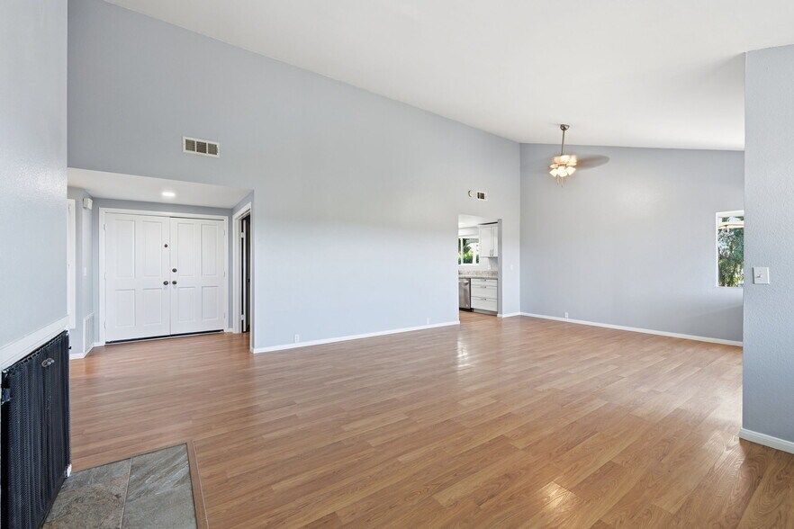 Building Photo - 1999 Seawind Way