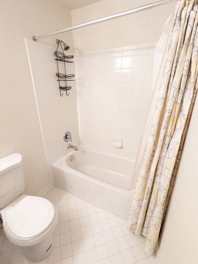 Building Photo - Impeccably maintained SFH in Clarksburg re...
