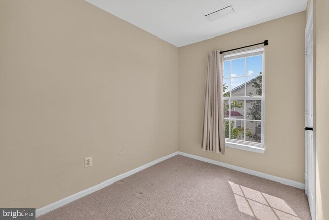 Building Photo - 5950 Ians Way