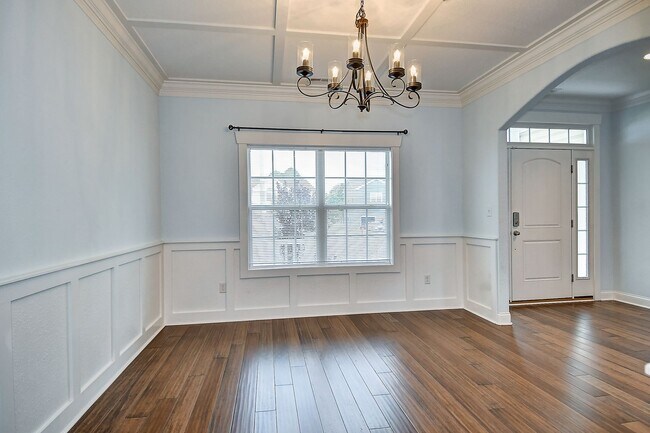 Building Photo - MOVE IN READY! GORGEOUS HOME IN CHESAPEAKE!