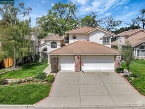 Building Photo - 668 Sun Tree Ct