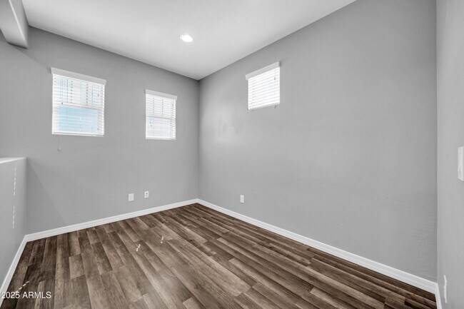 Building Photo - 25526 N 103rd Ave