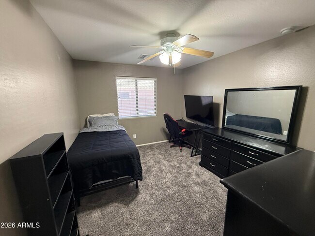 Building Photo - 5943 S 248th Dr