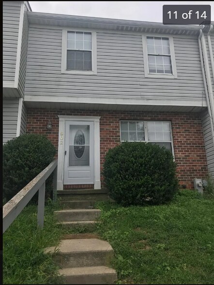 Primary Photo - 802 W Spring Meadow Ct