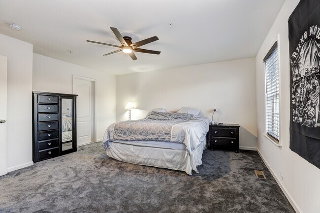Building Photo - 9307 Drumman Dr