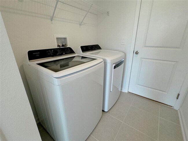 Building Photo - 2090 Marksman Rd