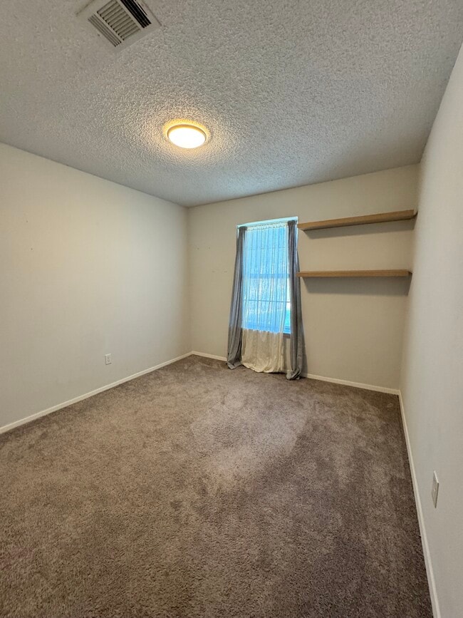 Building Photo - 740 Admiralty Way