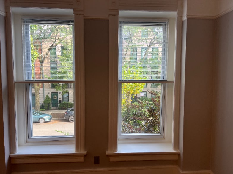 Building Photo - 1102 N Wolcott Ave