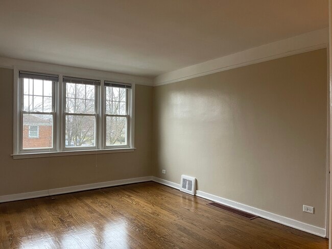 Building Photo - 5924 W 37th St