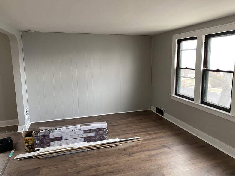 Living room - 38 Pullman Ave