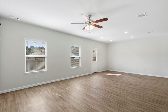 Building Photo - 5815 Jade Crest Ct