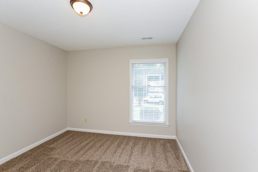 Building Photo - 10109 Fairlea Dr