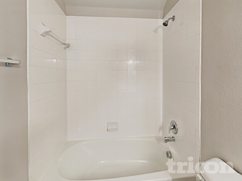 Building Photo - 2019 Clear Br Wy