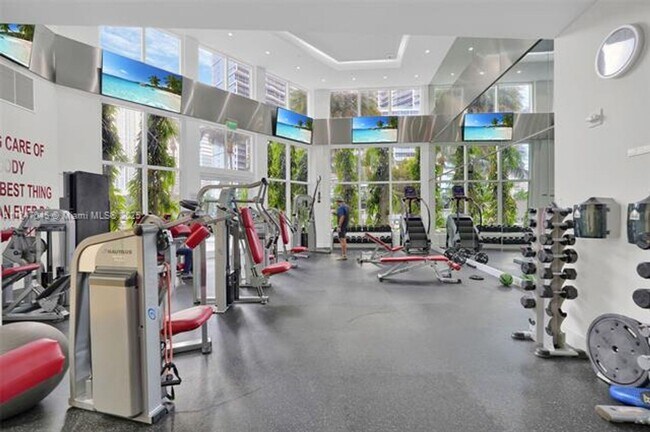 Building Photo - 901 Brickell Key Blvd