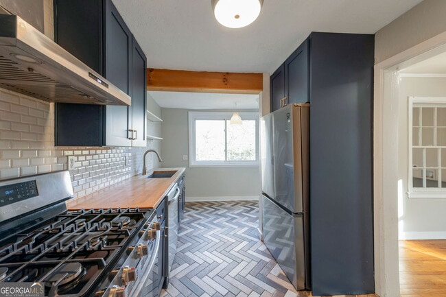 Building Photo - 152 1st St SW