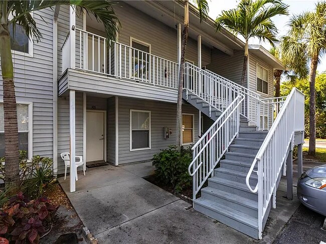 Building Photo - 1901 Courtyard Way