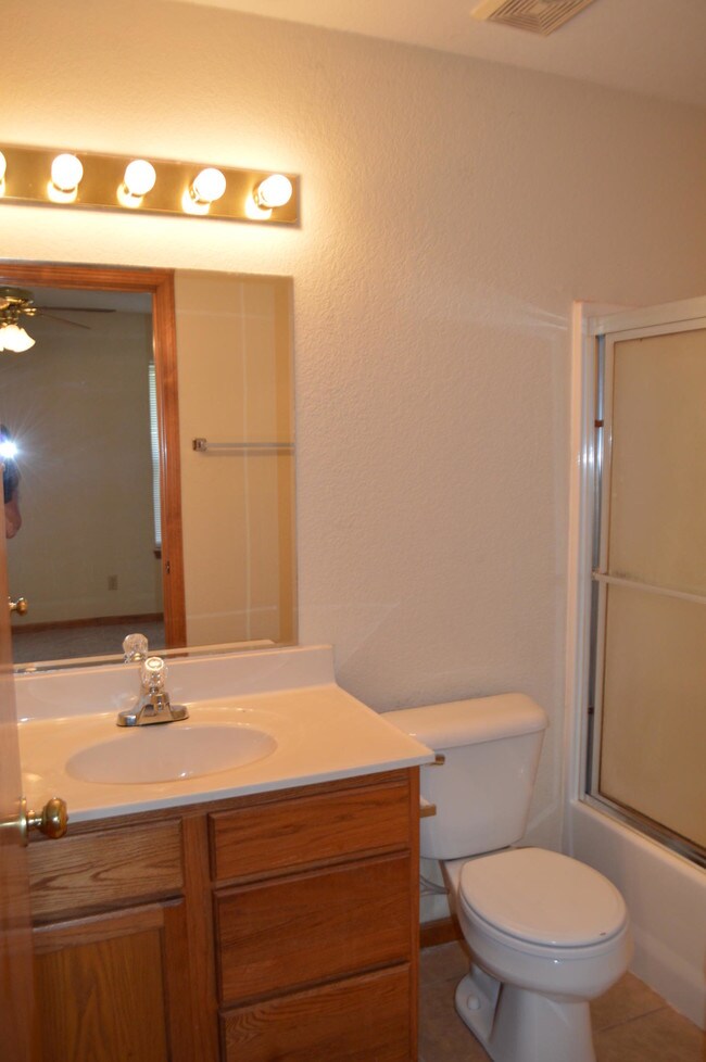 Building Photo - 4200 Derby Ridge Dr