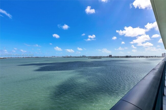 Building Photo - 3131 NE 7th Ave