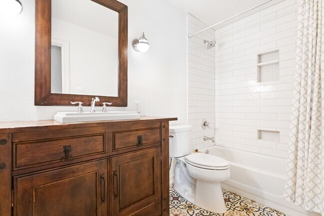 Building Photo - 2538 Somerall
