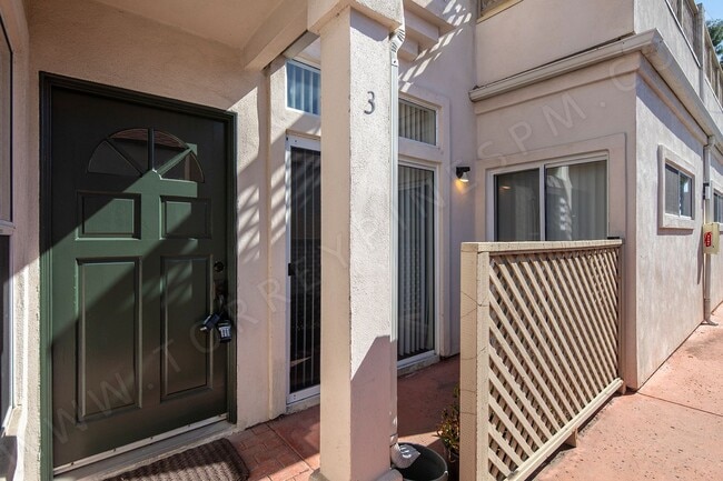 Building Photo - *OPEN HOUSE: 11/22 1:30-2:30pm* 3BR Townhouse in Pacific Beach + W/D