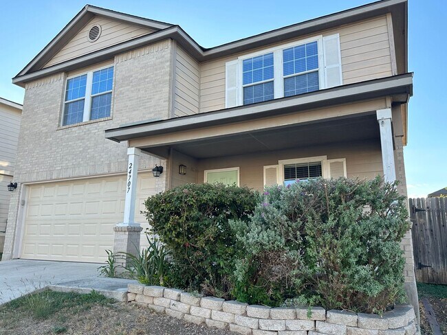 Building Photo - Beautiful Home in Stone Oak!